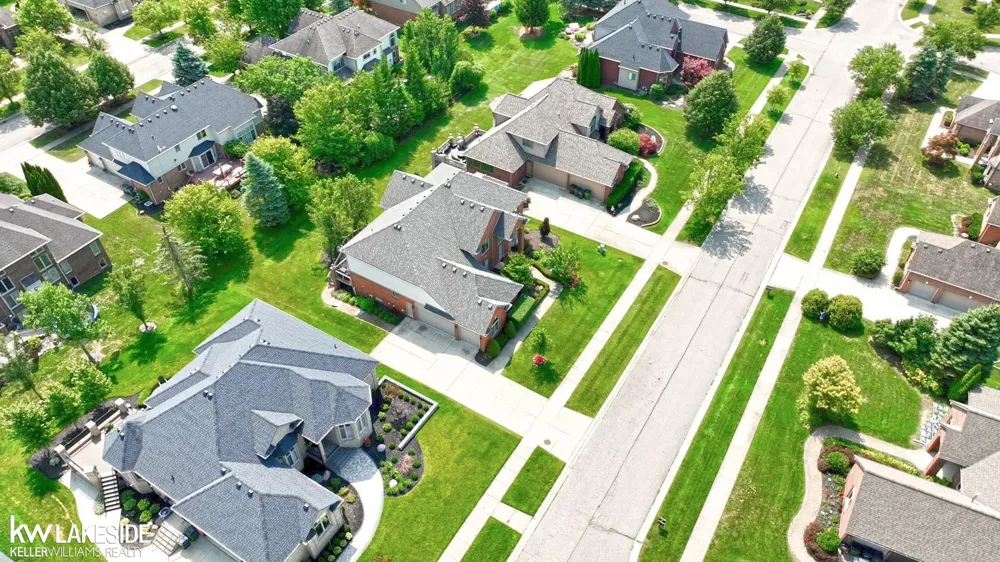 55582 Caesars Drive Shelby Charter Township, MI 48315