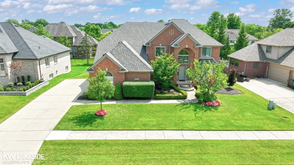55582 Caesars Drive Shelby Charter Township, MI 48315