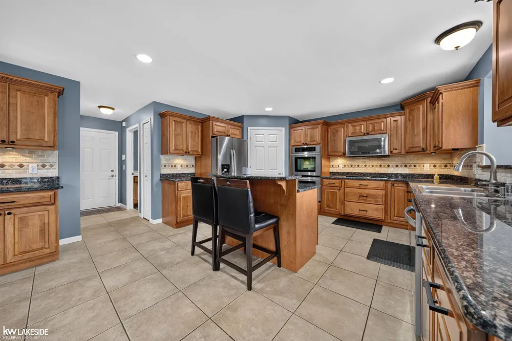 55582 Caesars Drive Shelby Charter Township, MI 48315