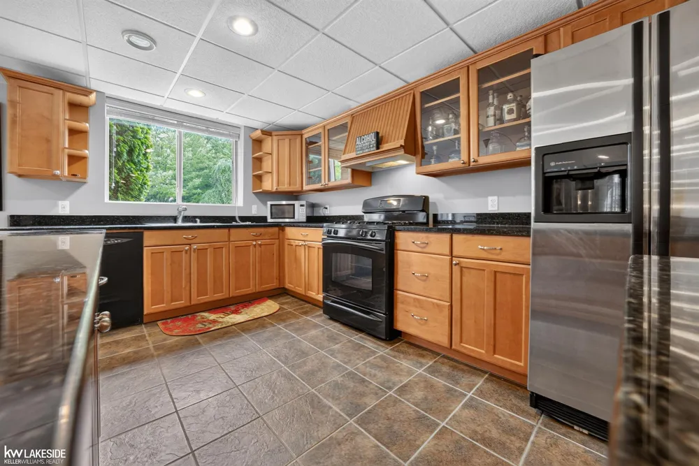55582 Caesars Drive Shelby Charter Township, MI 48315