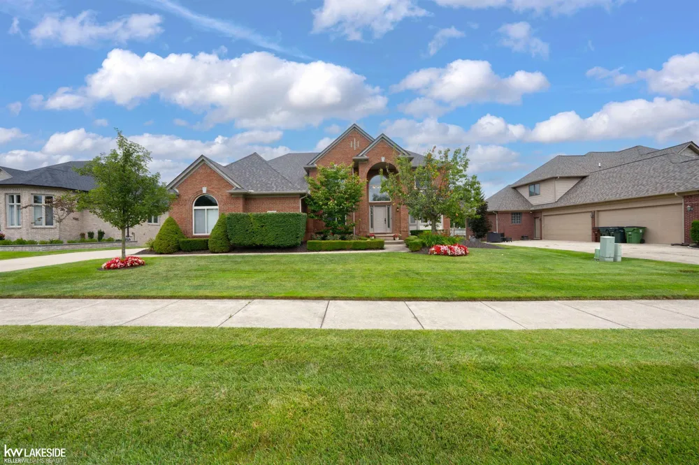 55582 Caesars Drive Shelby Charter Township, MI 48315