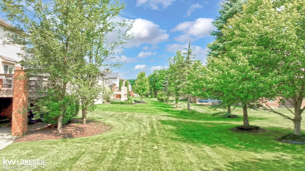 55582 Caesars Drive Shelby Charter Township, MI 48315