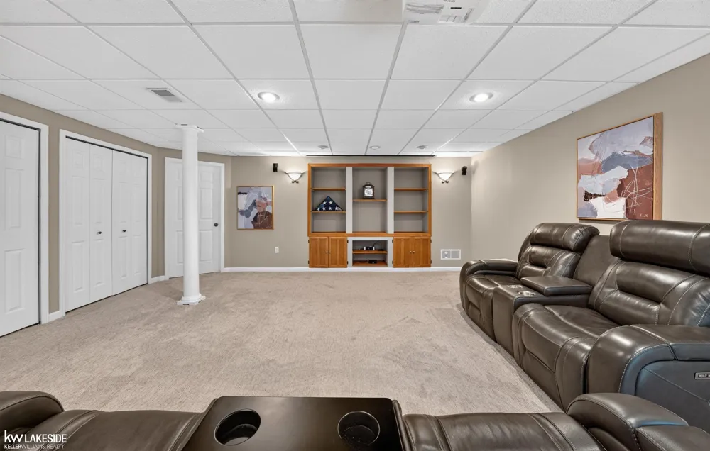 55582 Caesars Drive Shelby Charter Township, MI 48315