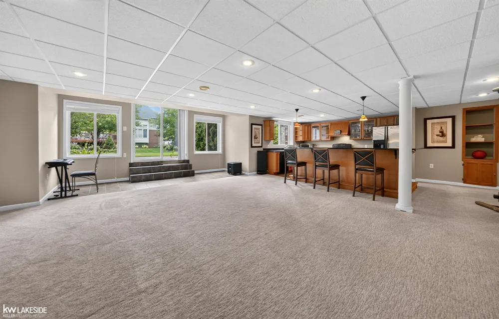 55582 Caesars Drive Shelby Charter Township, MI 48315