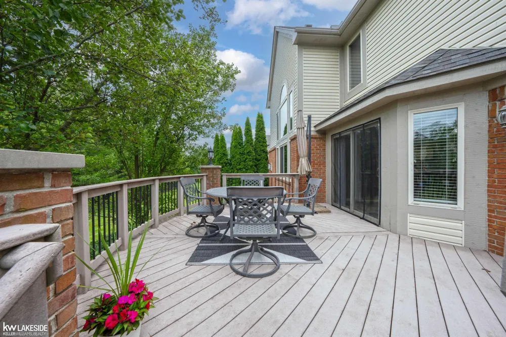 55582 Caesars Drive Shelby Charter Township, MI 48315