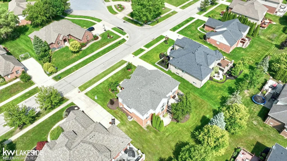 55582 Caesars Drive Shelby Charter Township, MI 48315
