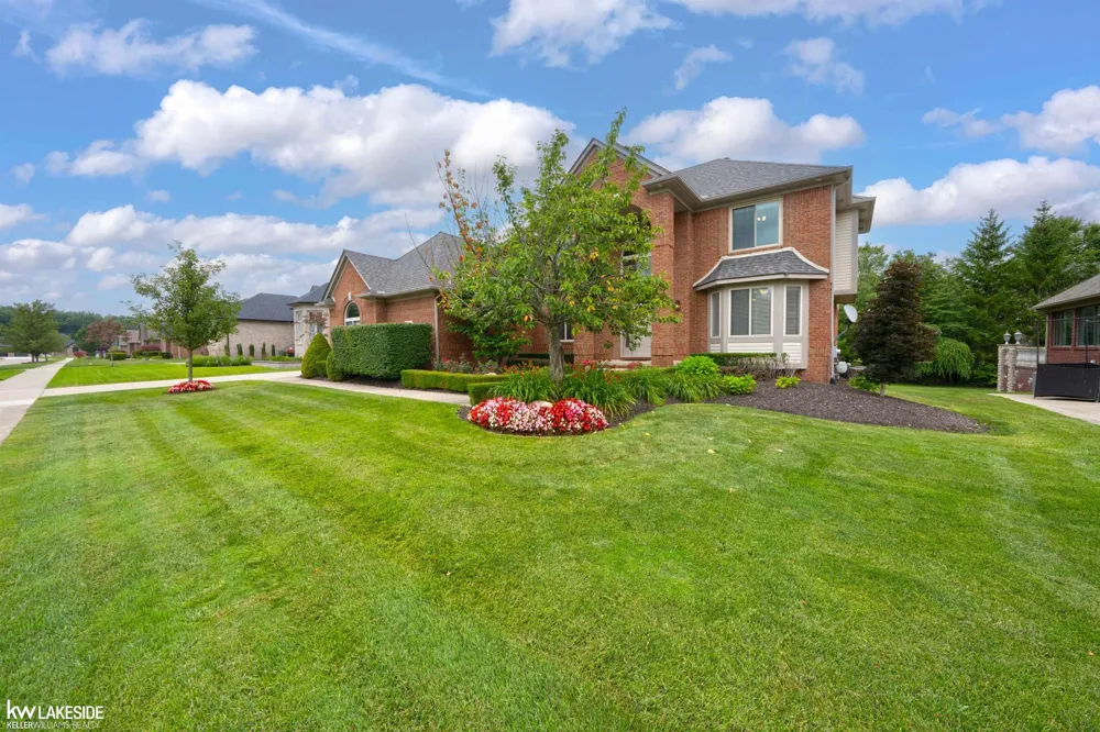 55582 Caesars Drive Shelby Charter Township, MI 48315