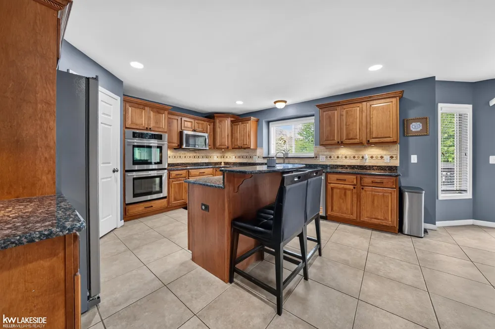 55582 Caesars Drive Shelby Charter Township, MI 48315