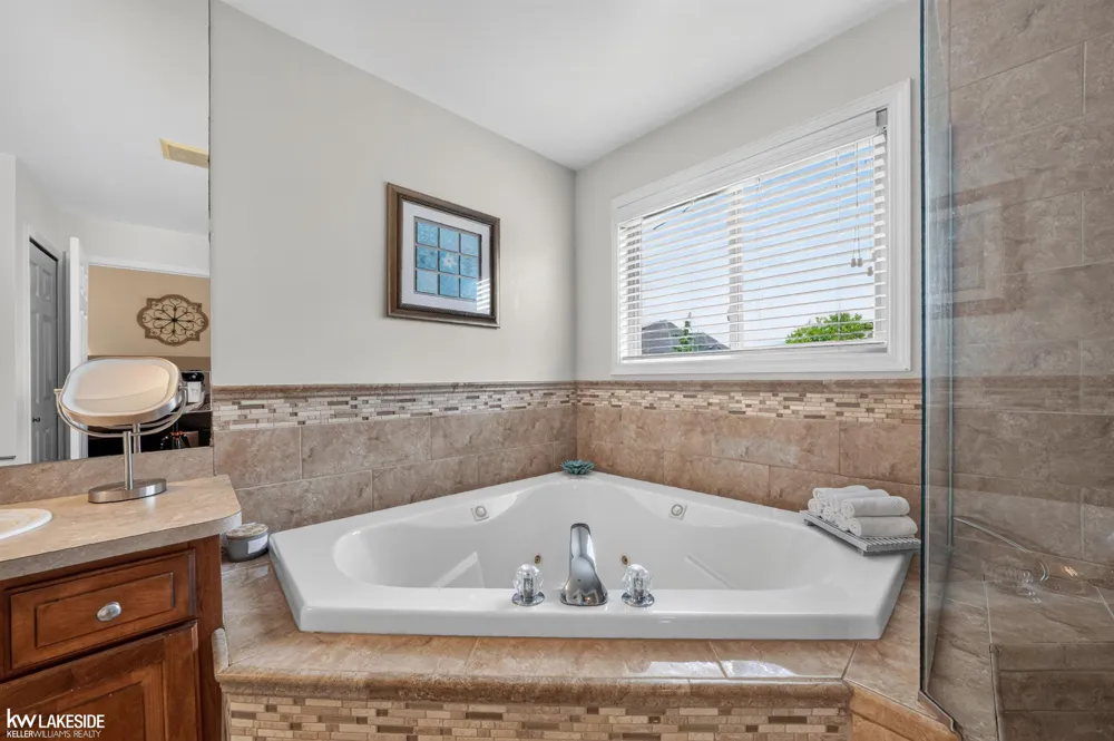 55582 Caesars Drive Shelby Charter Township, MI 48315