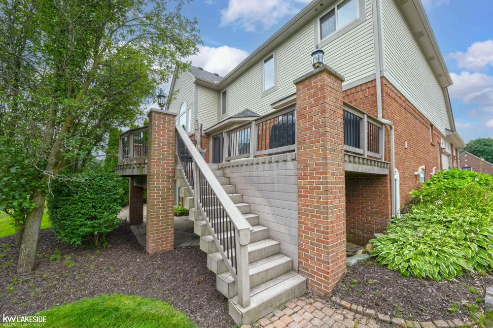 55582 Caesars Drive Shelby Charter Township, MI 48315
