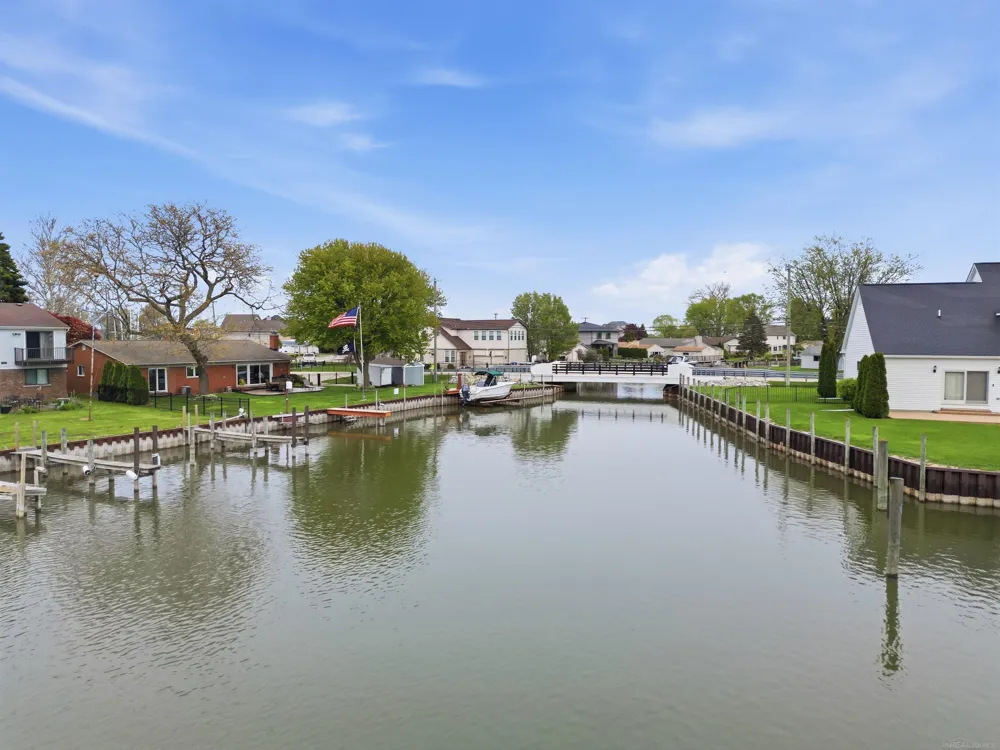 32160 S River Road Harrison Charter Township, MI 48045