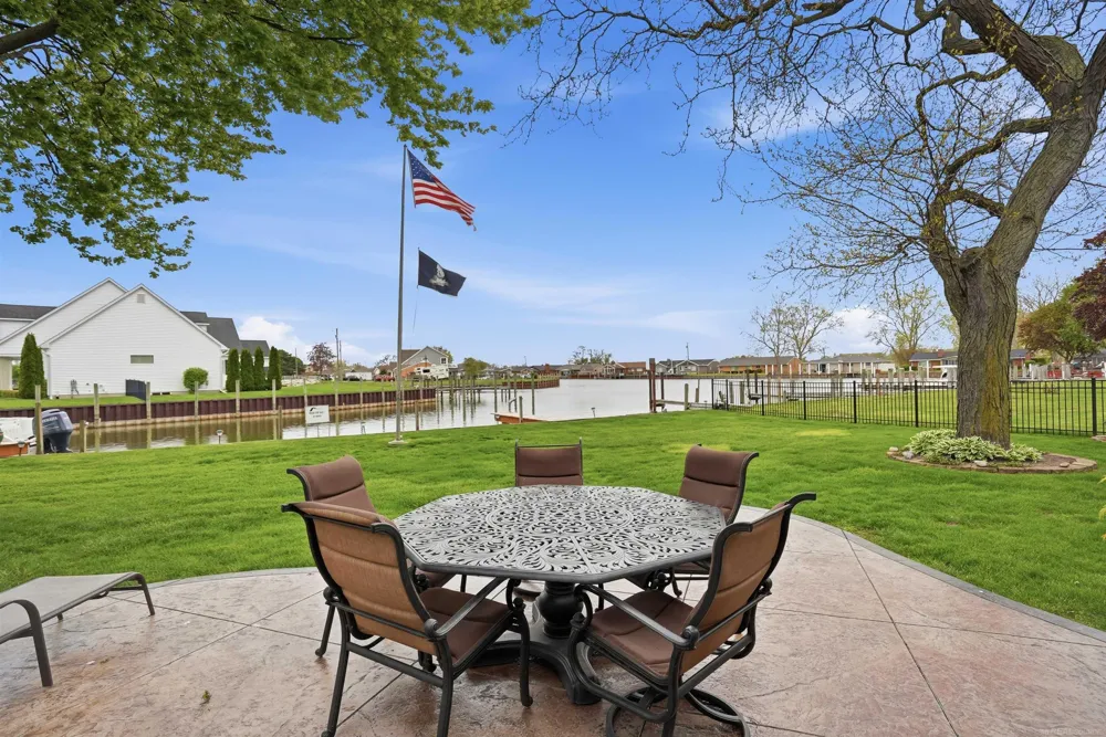 32160 S River Road Harrison Charter Township, MI 48045