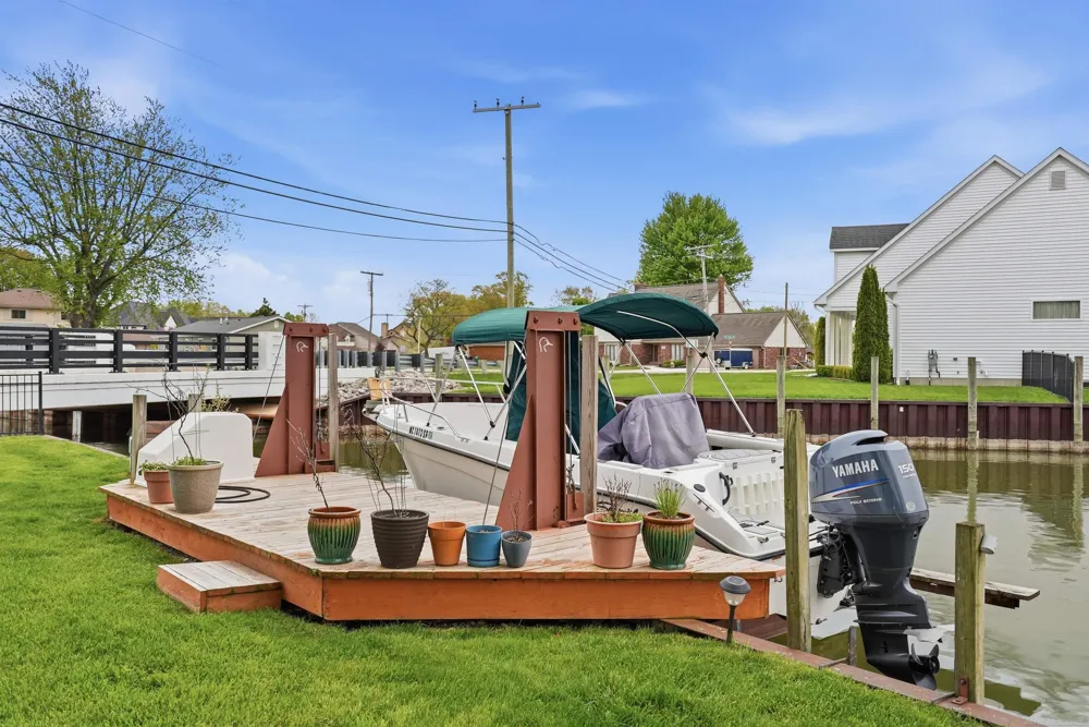 32160 S River Road Harrison Charter Township, MI 48045