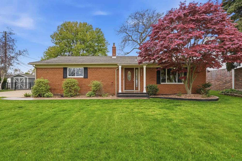 32160 S River Road Harrison Charter Township, MI 48045