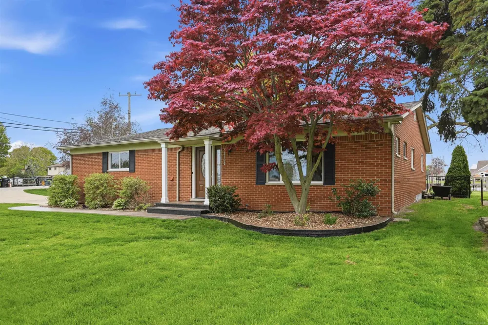32160 S River Road Harrison Charter Township, MI 48045