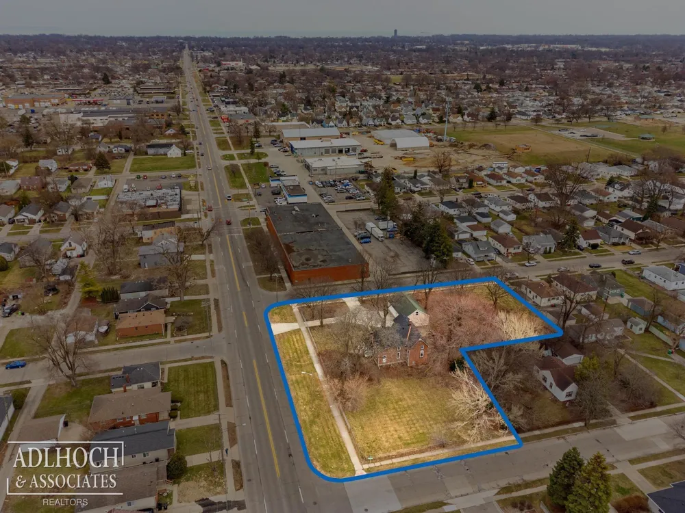 17526 E 10 Mile Road Eastpointe City, MI 48021