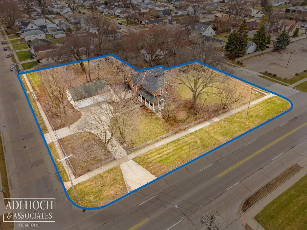 17526 E 10 Mile Road Eastpointe City, MI 48021
