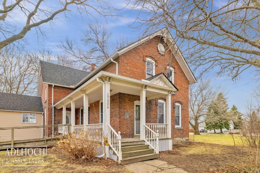 17526 E 10 Mile Road Eastpointe City, MI 48021