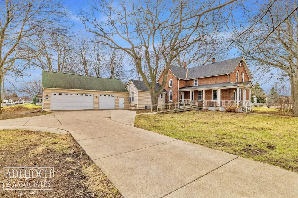 17526 E 10 Mile Road Eastpointe City, MI 48021