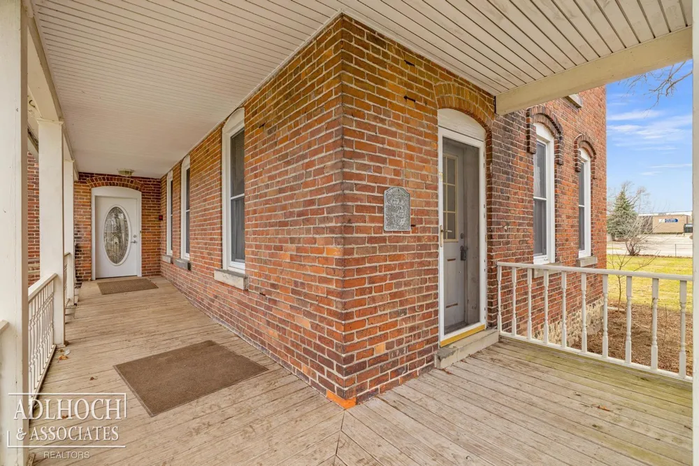 17526 E 10 Mile Road Eastpointe City, MI 48021