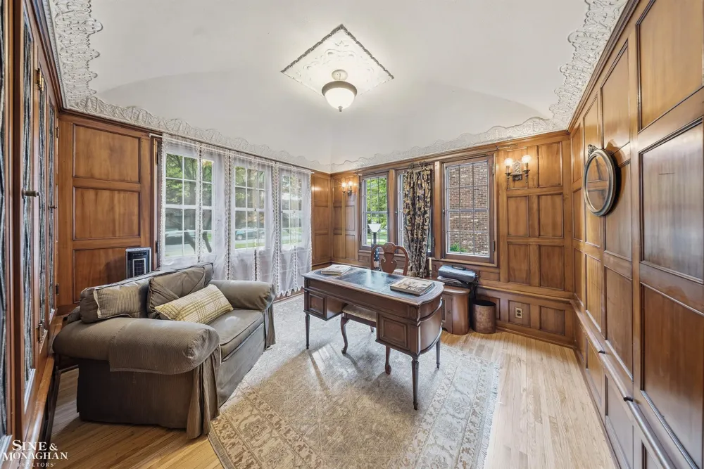 852 Whittier Road Grosse Pointe Park City, MI 48230