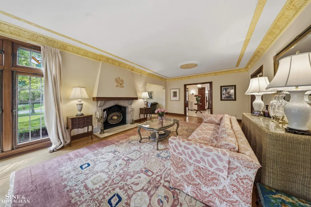 852 Whittier Road Grosse Pointe Park City, MI 48230