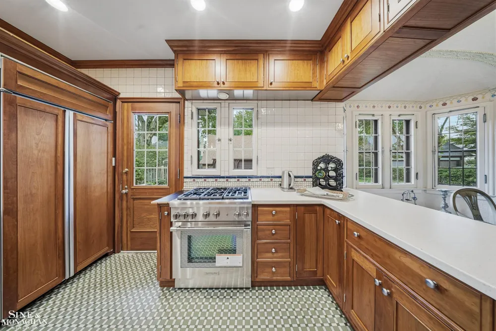 852 Whittier Road Grosse Pointe Park City, MI 48230