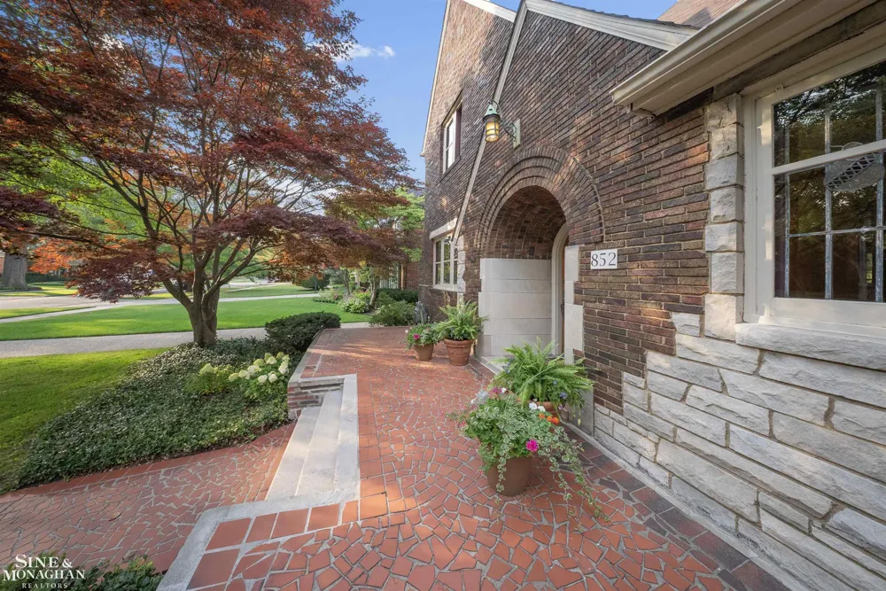 852 Whittier Road Grosse Pointe Park City, MI 48230