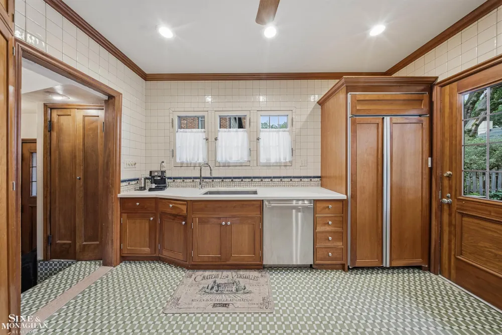 852 Whittier Road Grosse Pointe Park City, MI 48230