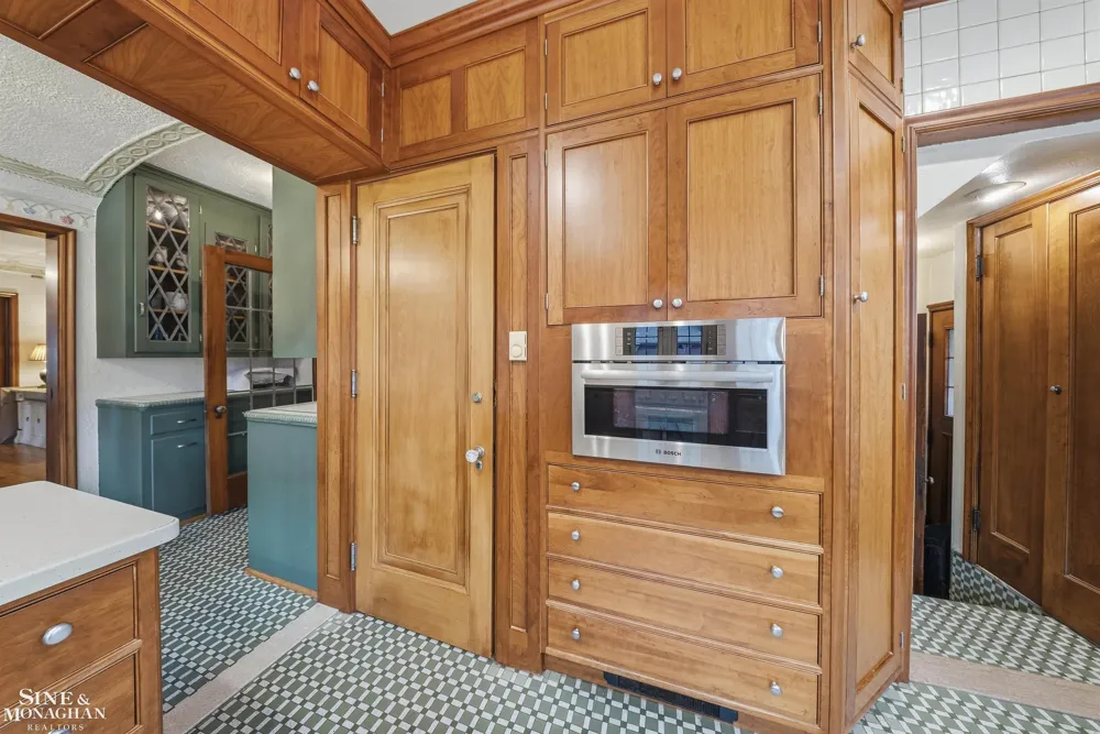 852 Whittier Road Grosse Pointe Park City, MI 48230