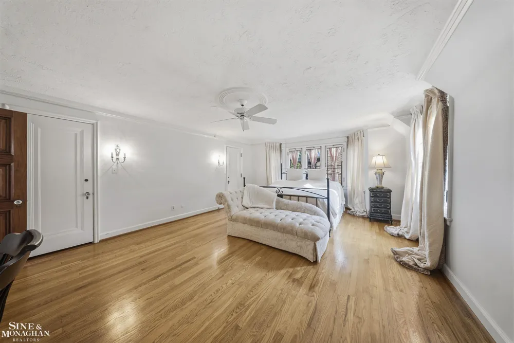 852 Whittier Road Grosse Pointe Park City, MI 48230