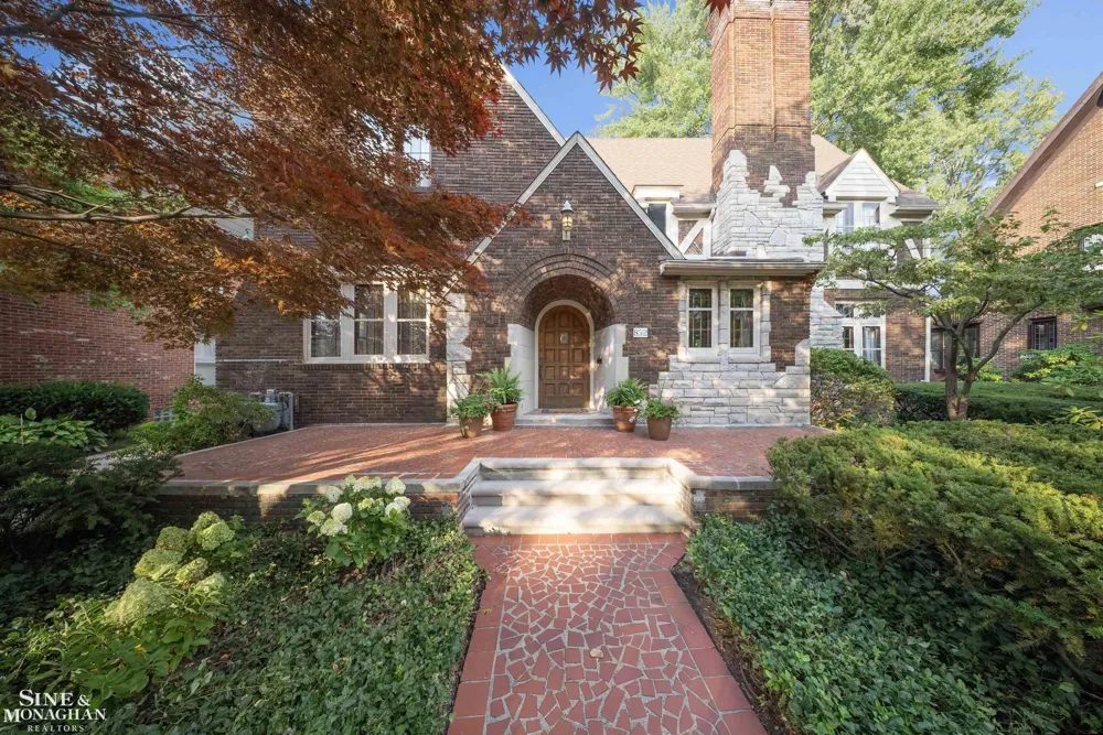 852 Whittier Road Grosse Pointe Park City, MI 48230