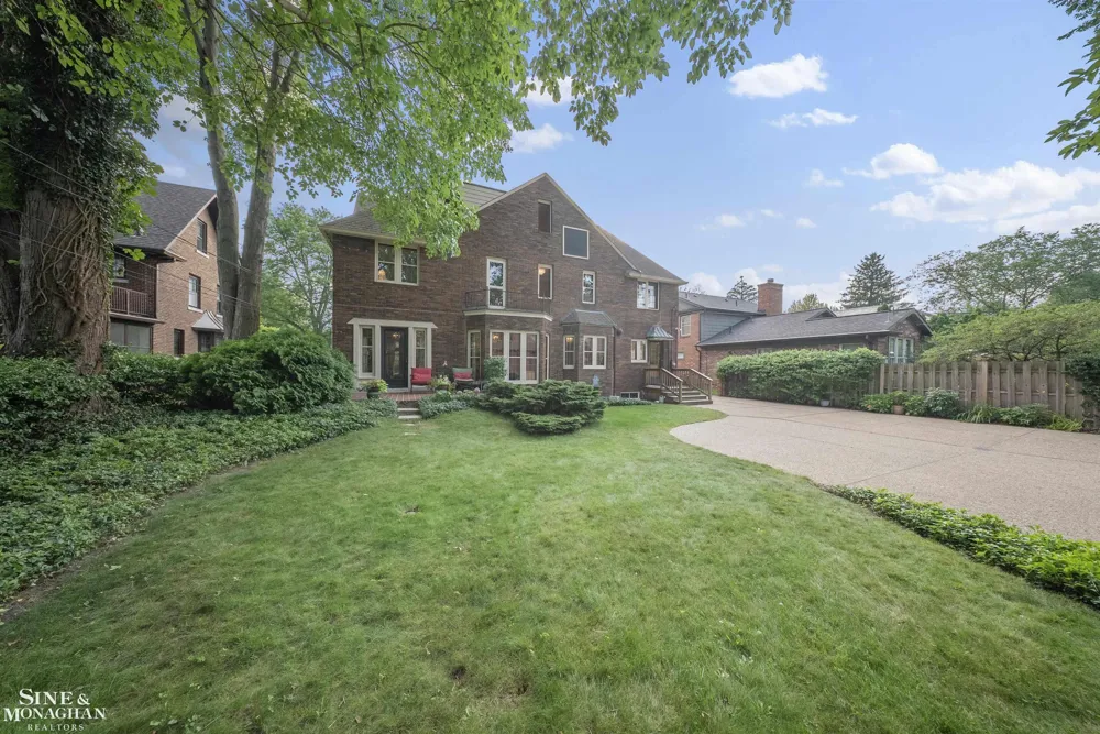 852 Whittier Road Grosse Pointe Park City, MI 48230