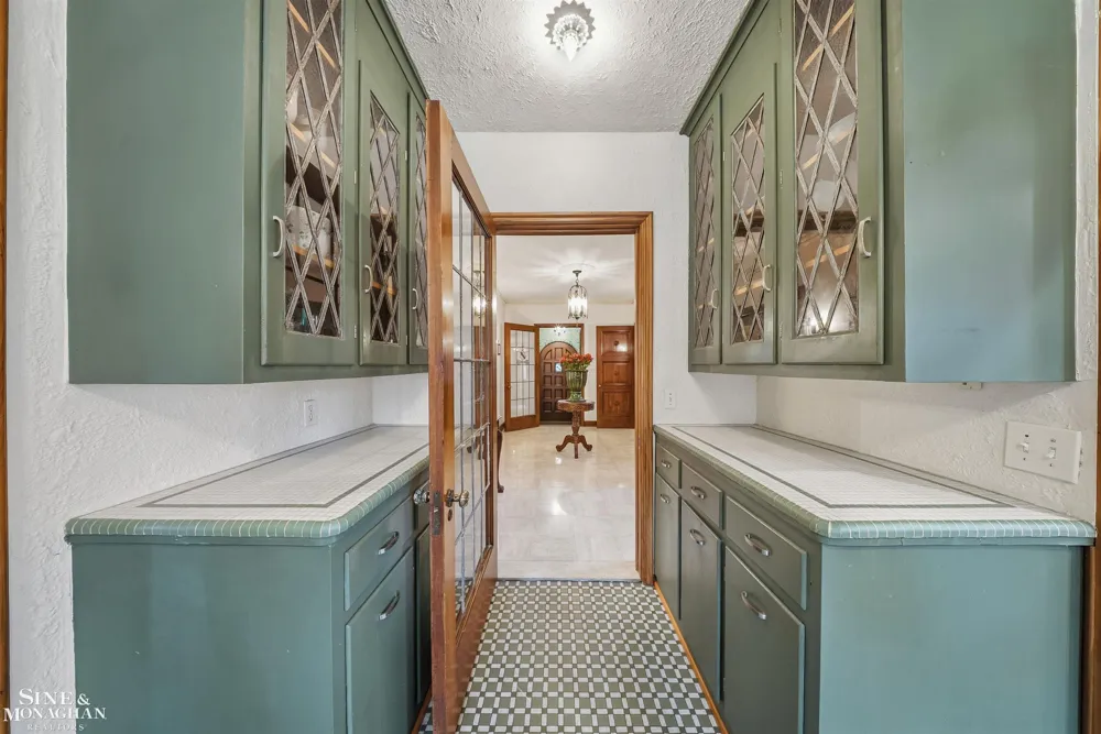 852 Whittier Road Grosse Pointe Park City, MI 48230