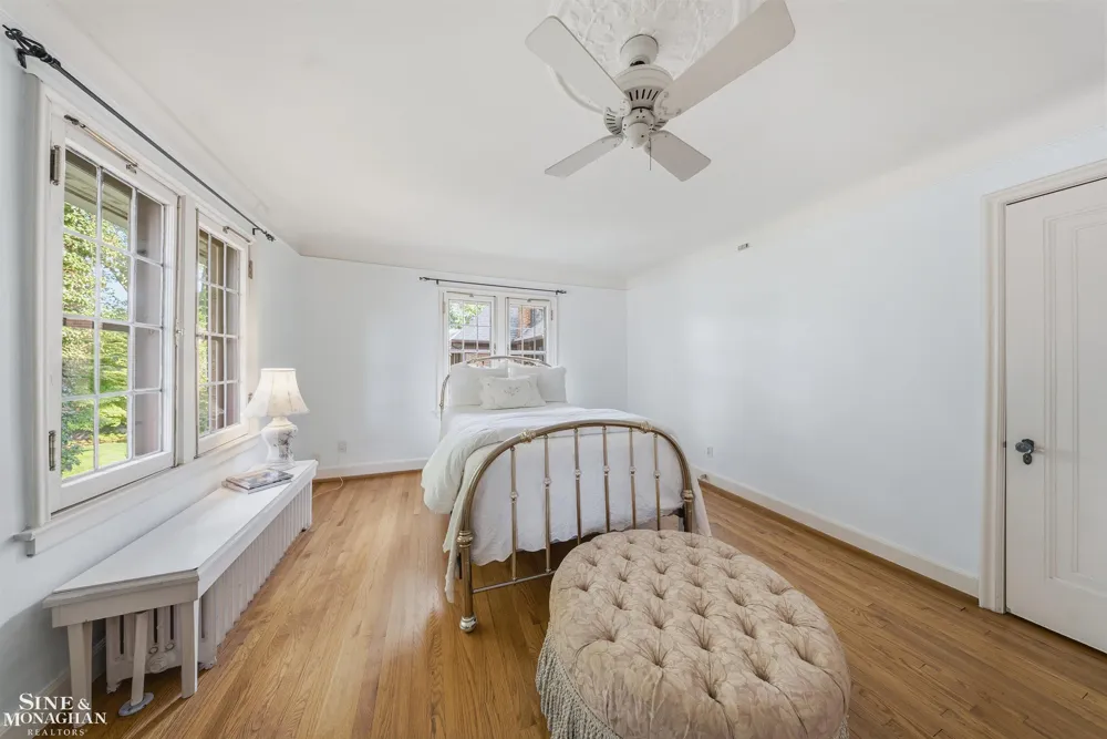 852 Whittier Road Grosse Pointe Park City, MI 48230
