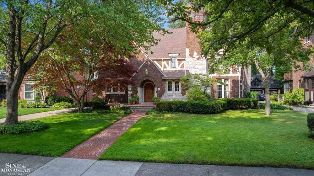 852 Whittier Road Grosse Pointe Park City, MI 48230