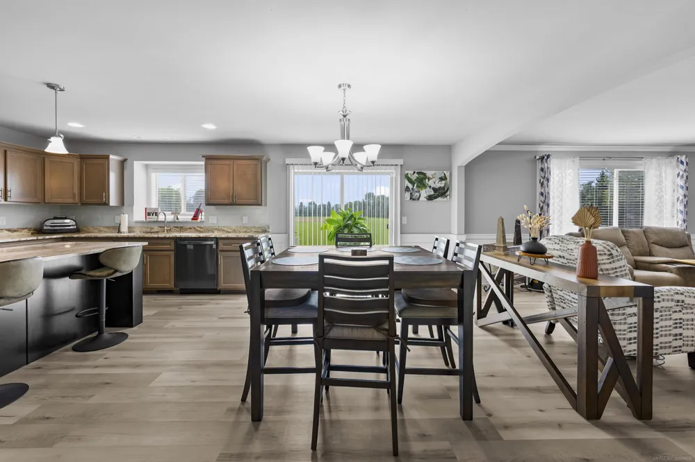 49570 MANISTEE DRIVE Chesterfield Township, MI 48047