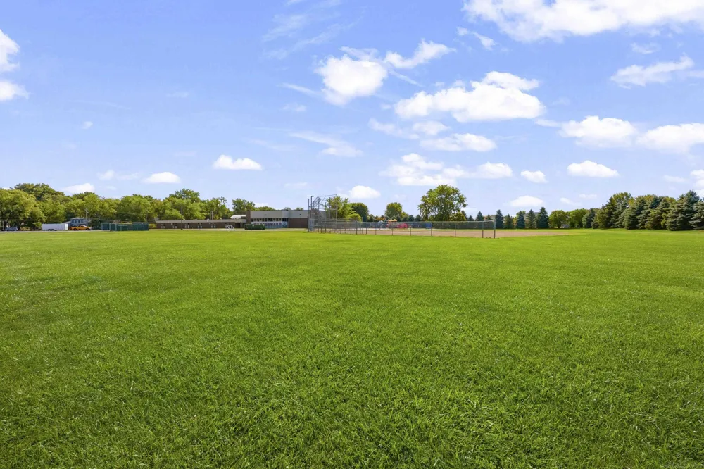 49570 MANISTEE DRIVE Chesterfield Township, MI 48047