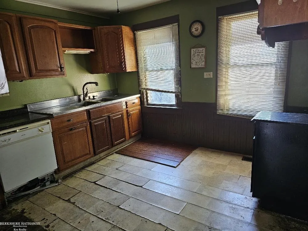 332 Carroll Street Marine City City, MI 48039