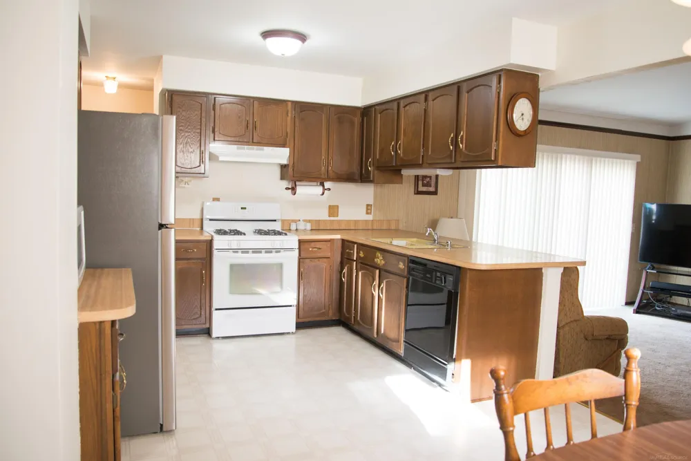2188 Zenia Drive Troy City, MI 48083