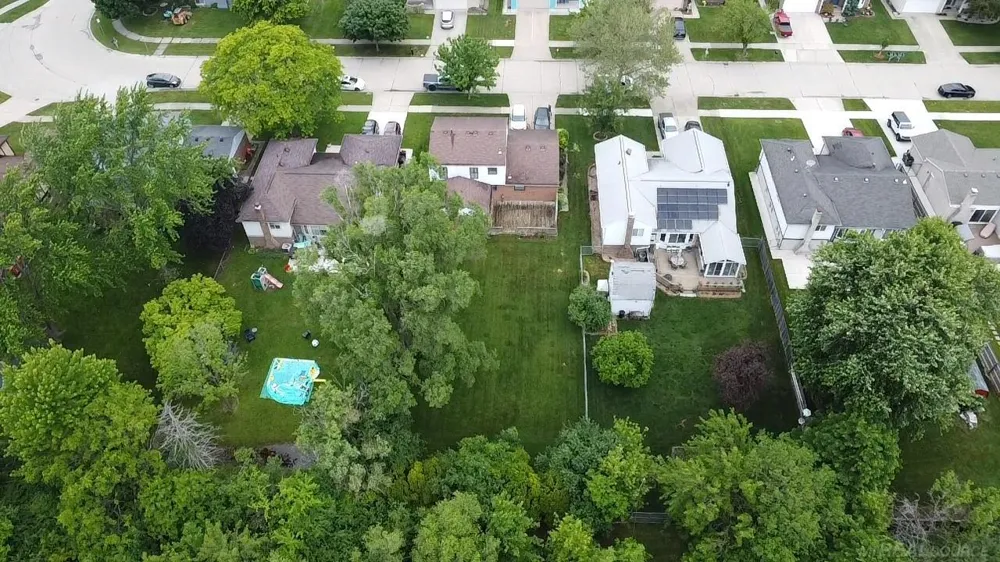 2188 Zenia Drive Troy City, MI 48083