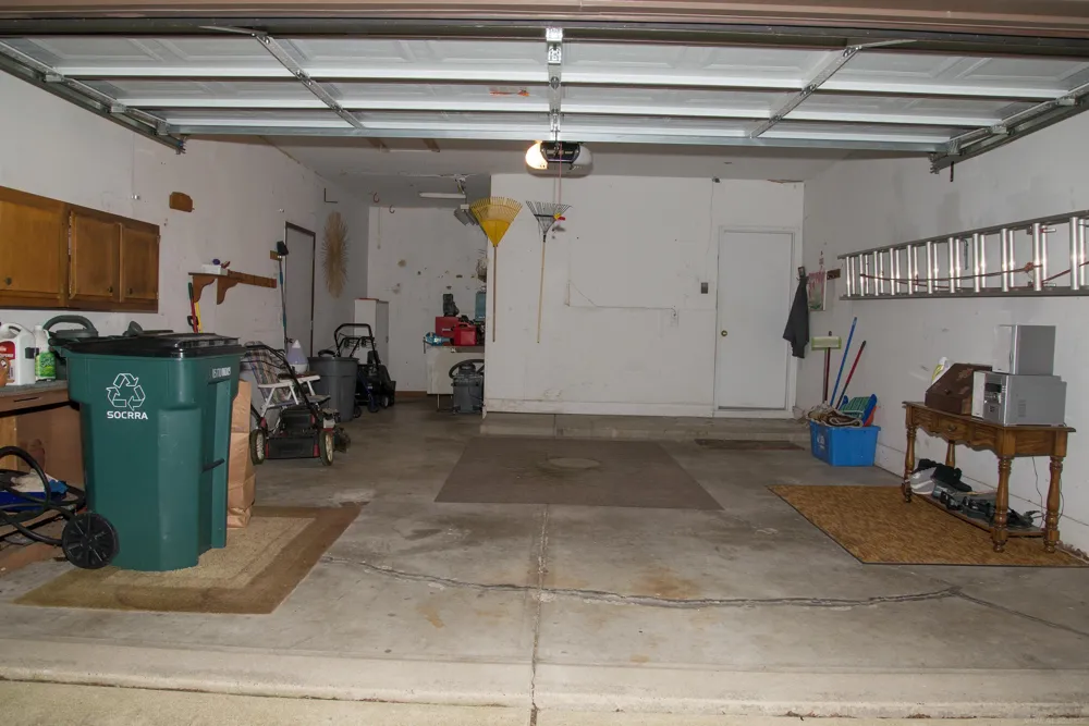 2188 Zenia Drive Troy City, MI 48083
