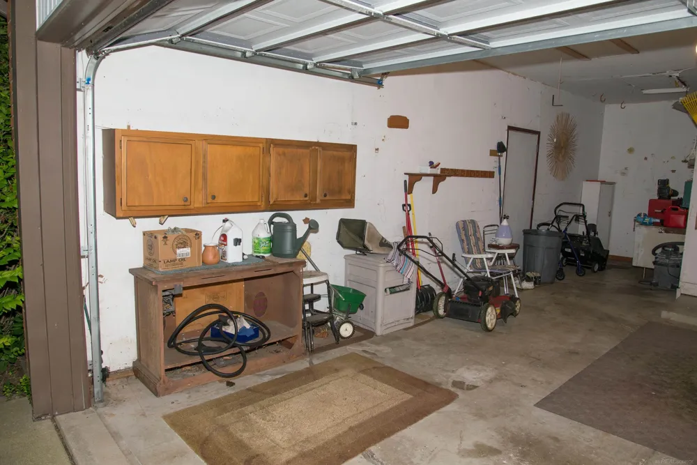 2188 Zenia Drive Troy City, MI 48083