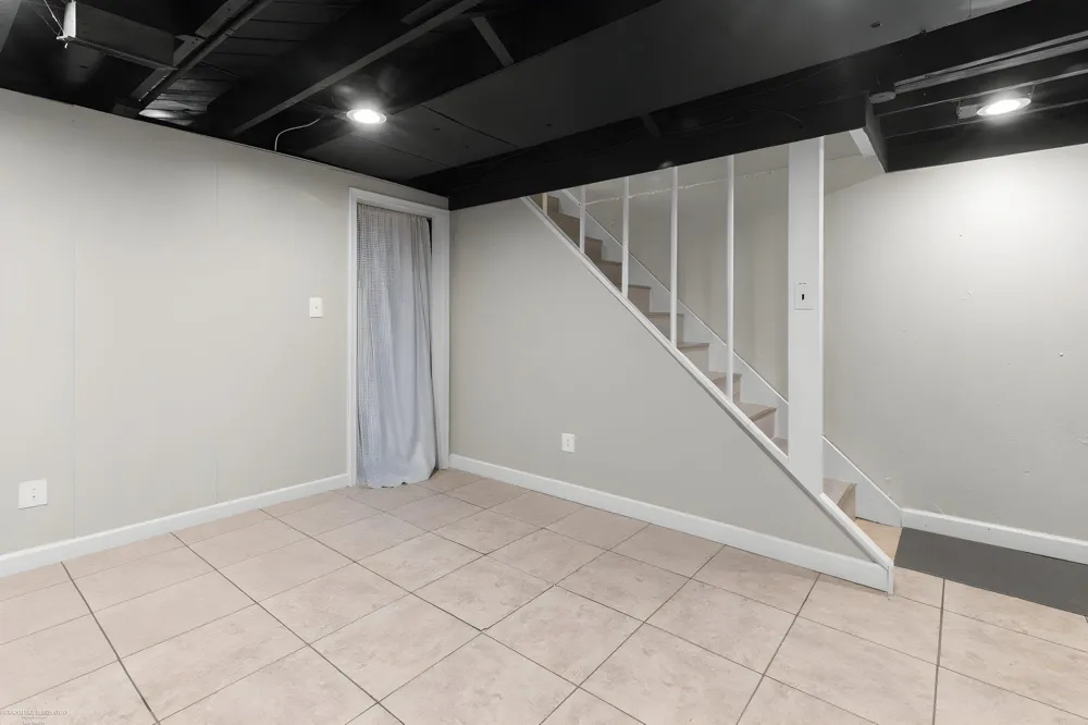 22929 Lakeshore Road St Clair Shores City, MI 48080