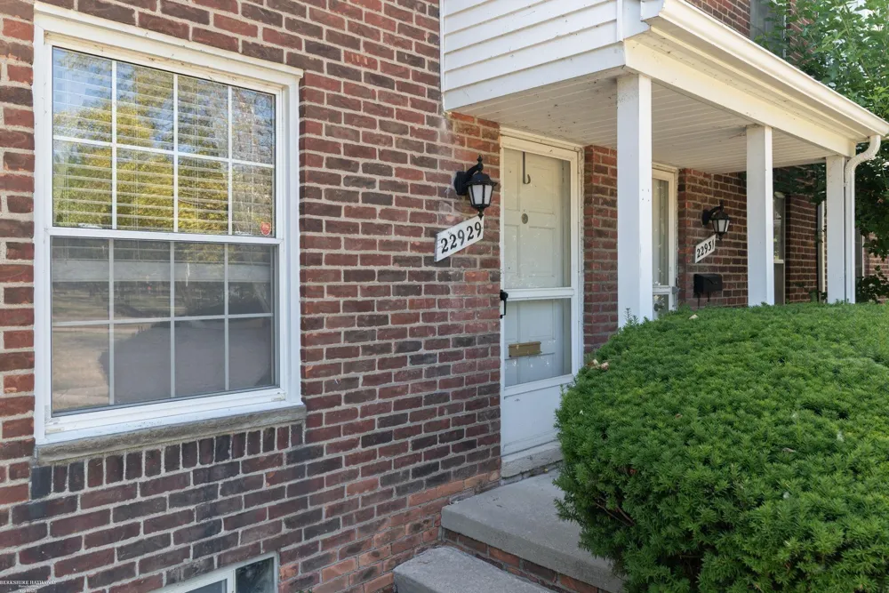 22929 Lakeshore Road St Clair Shores City, MI 48080
