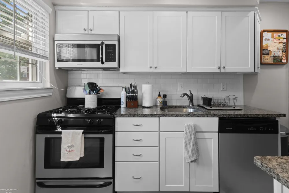 22929 Lakeshore Road St Clair Shores City, MI 48080