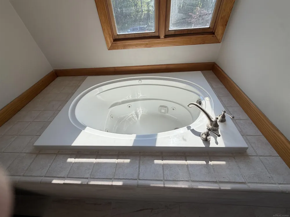 10010 Alpine Road Wales Township, MI 48027