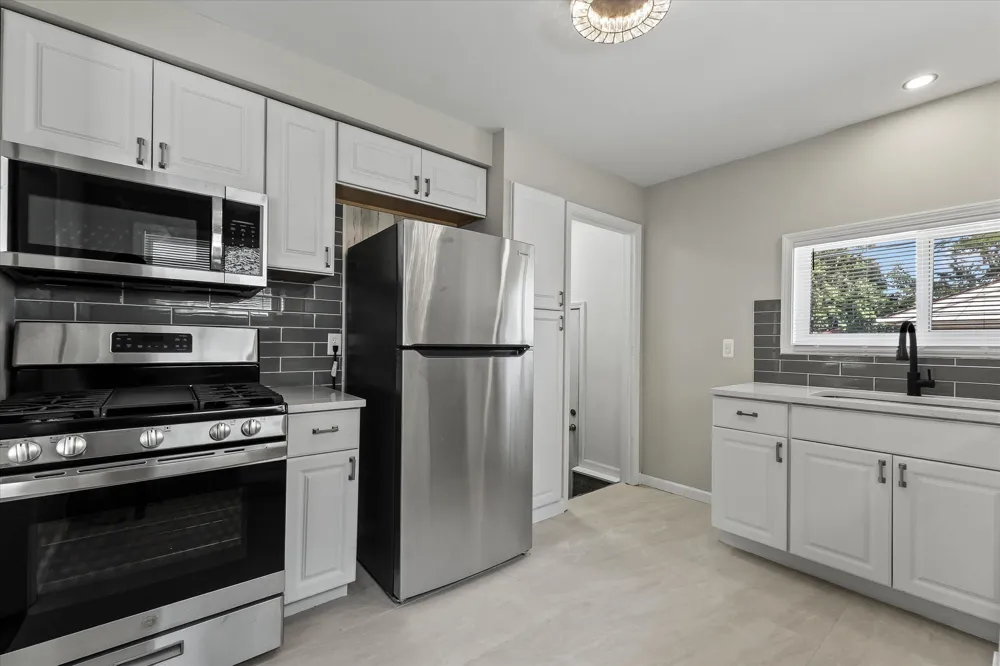 18305 Marquette Street Roseville City, MI 48066