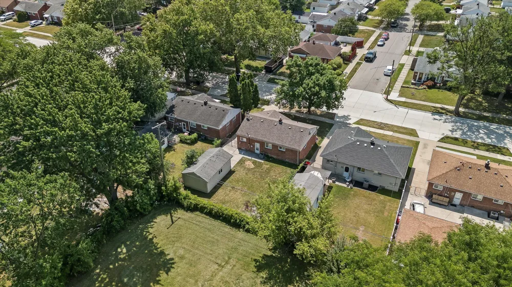 18305 Marquette Street Roseville City, MI 48066