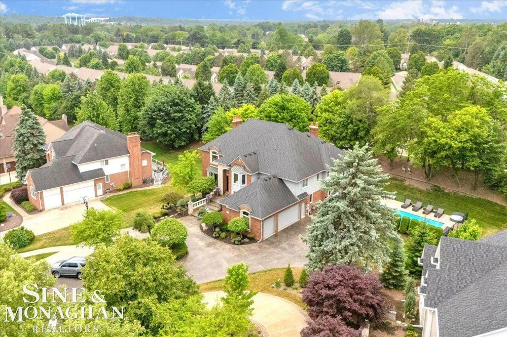 1289 Creek Pointe Drive Rochester City, MI 48307